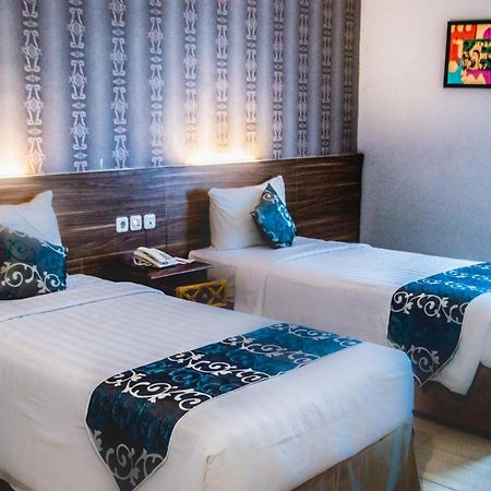 Grand Amira Hotel Solo, Azana Hotels Collection Esterno foto