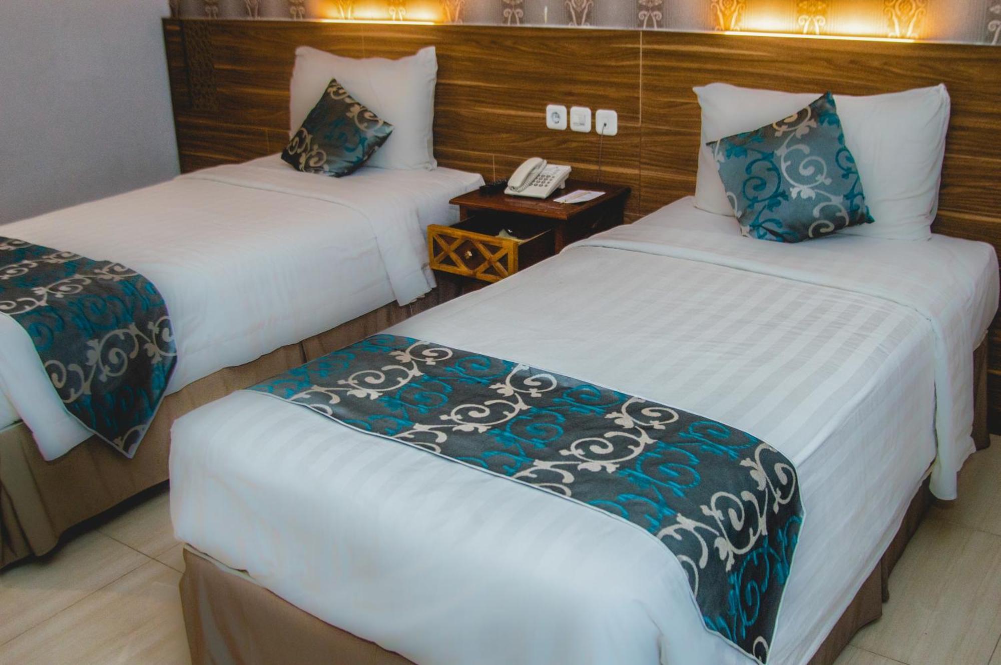 Grand Amira Hotel Solo, Azana Hotels Collection Esterno foto