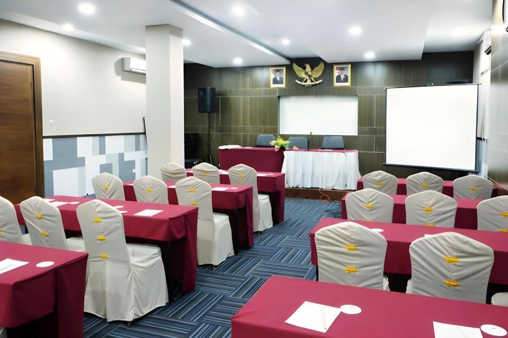 Grand Amira Hotel Solo, Azana Hotels Collection Esterno foto