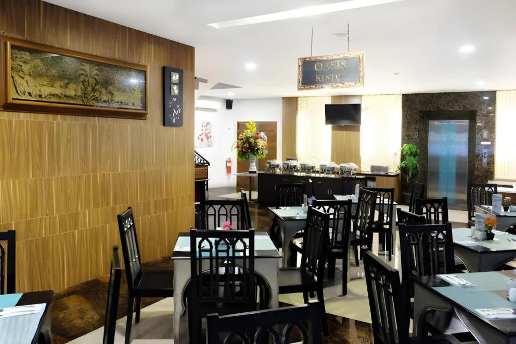 Grand Amira Hotel Solo, Azana Hotels Collection Esterno foto