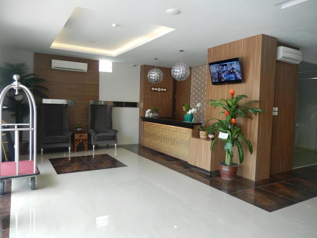 Grand Amira Hotel Solo, Azana Hotels Collection Esterno foto