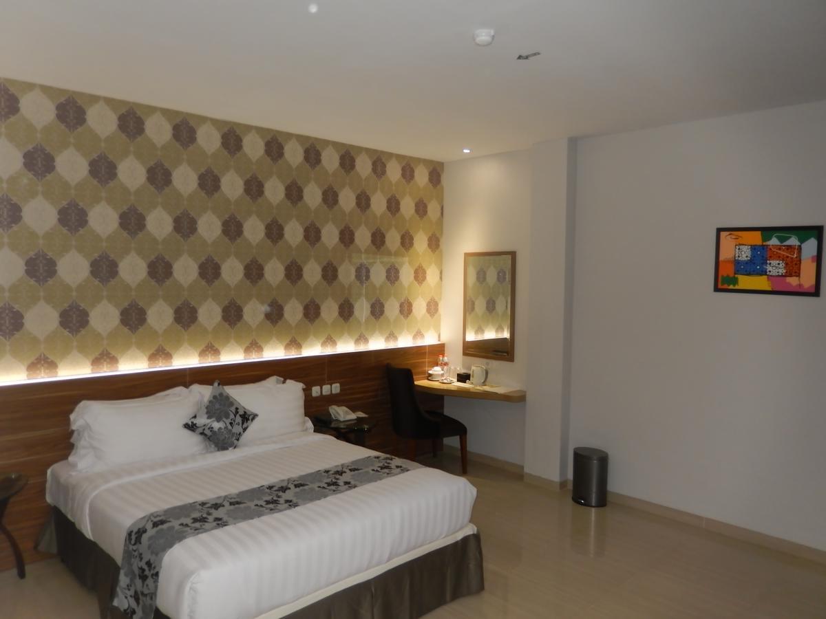 Grand Amira Hotel Solo, Azana Hotels Collection Esterno foto