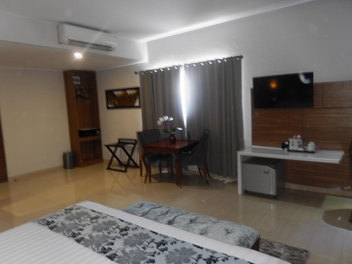 Grand Amira Hotel Solo, Azana Hotels Collection Esterno foto