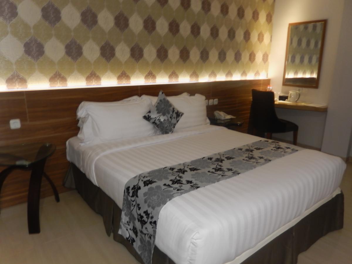 Grand Amira Hotel Solo, Azana Hotels Collection Esterno foto
