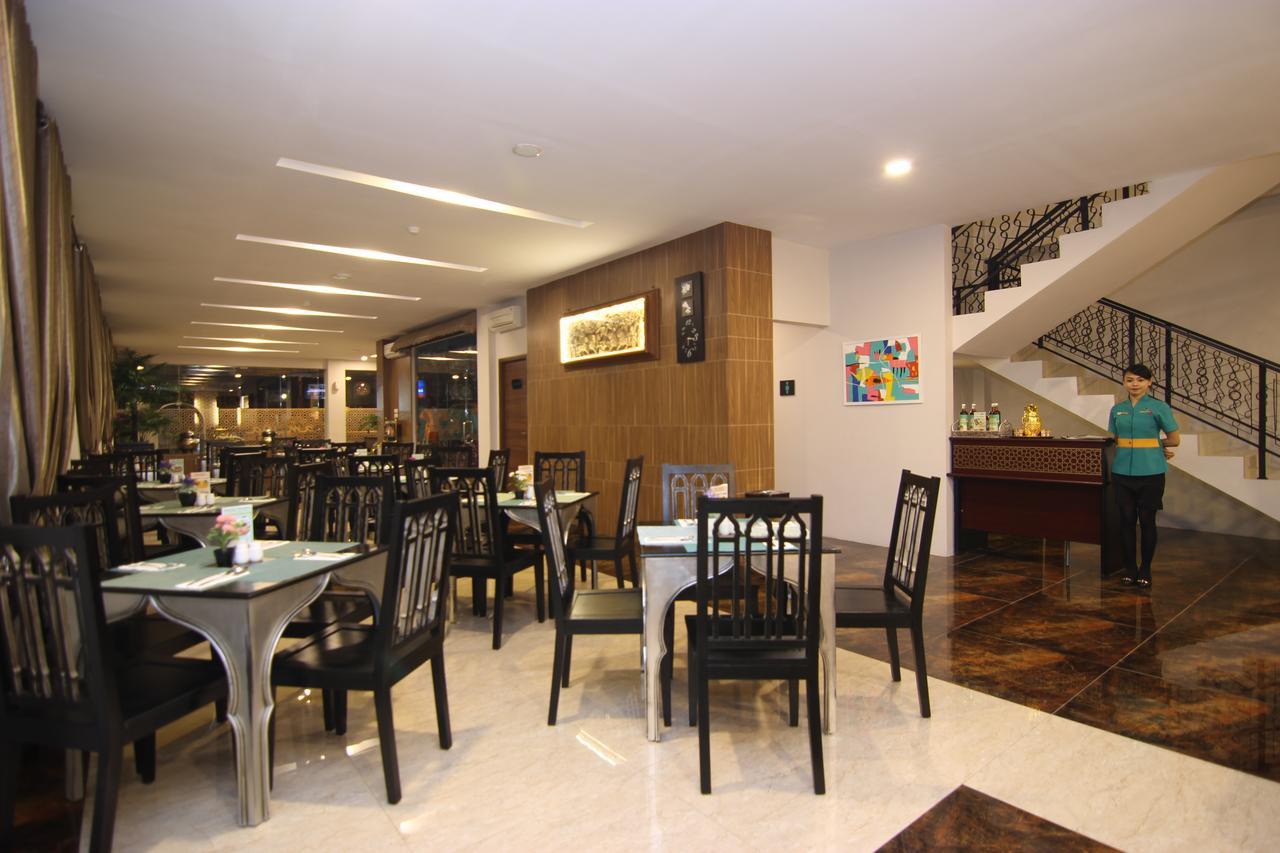 Grand Amira Hotel Solo, Azana Hotels Collection Esterno foto