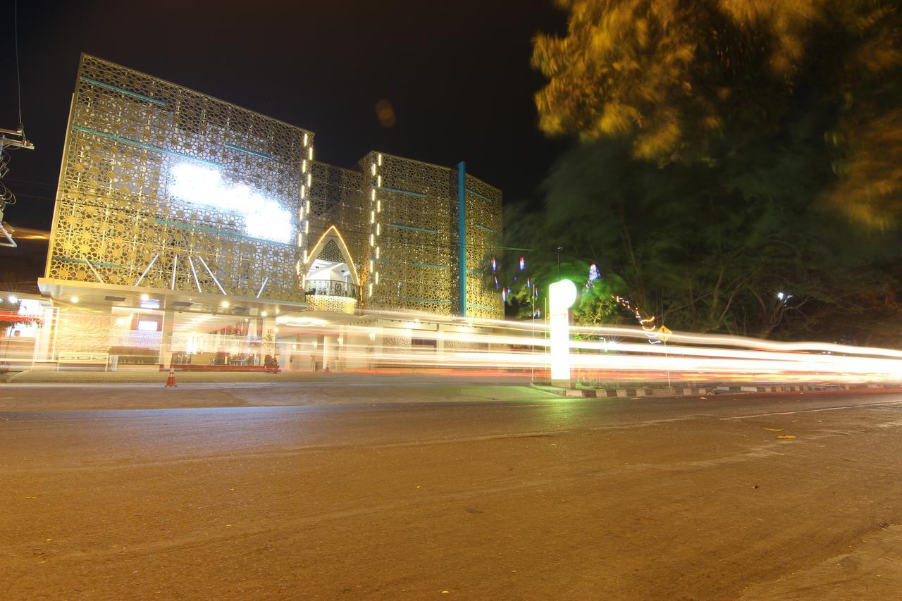 Grand Amira Hotel Solo, Azana Hotels Collection Esterno foto