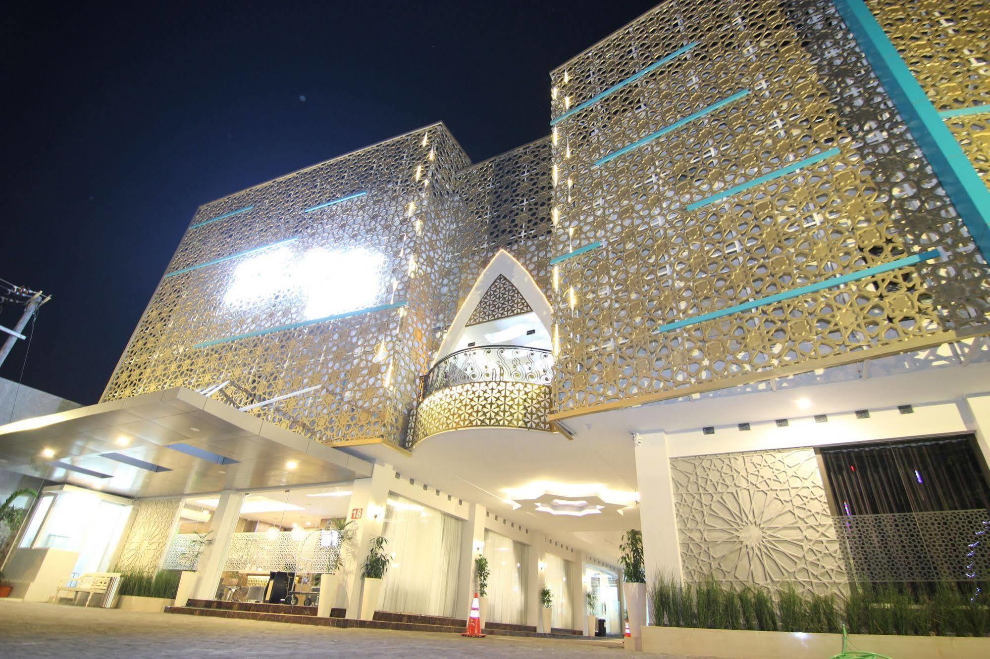 Grand Amira Hotel Solo, Azana Hotels Collection Esterno foto