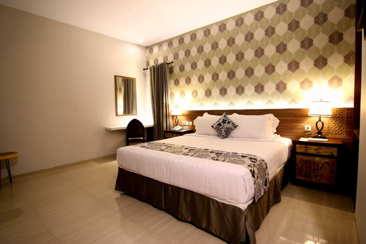 Grand Amira Hotel Solo, Azana Hotels Collection Esterno foto
